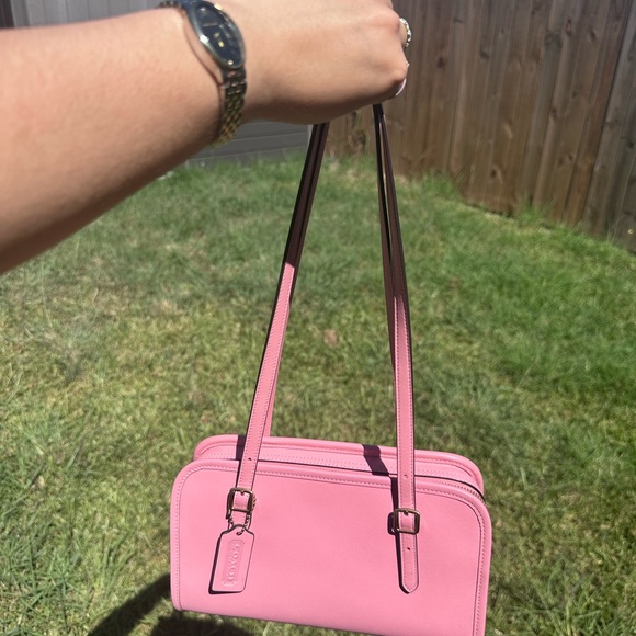 Coach Swing Zip shoulder bag - Picture 1 of 6